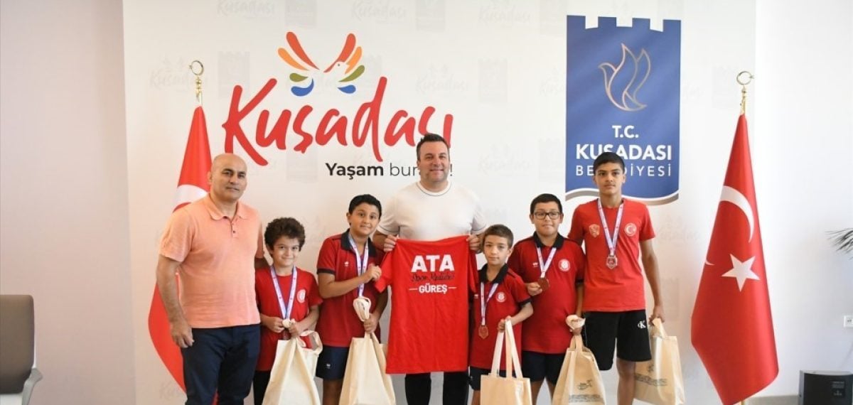Kuşadalı minik güreşçiler Ankara’da madalya başarısı gösterdi