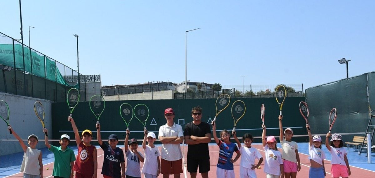 Kuşadası’nda Yaz Tenis Kursları çocuklarla dolu dolu sürüyor