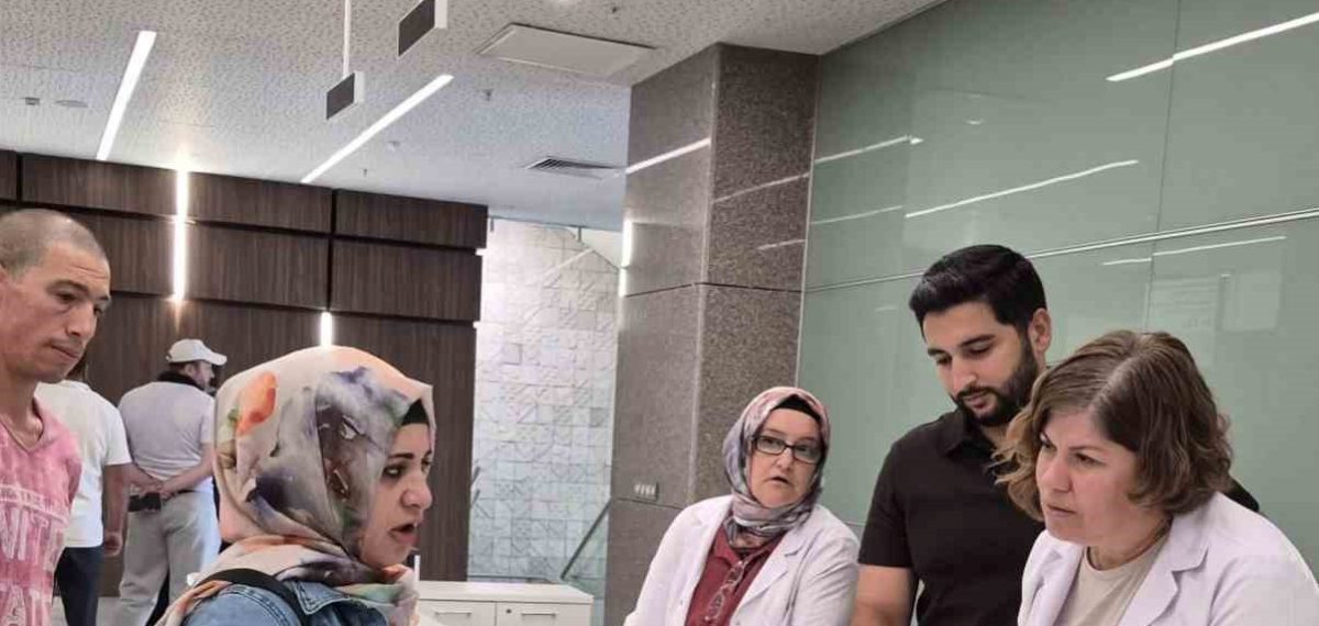 Kütahya Şehir Hastanesi’nde hepatit farkındalık standı açıldı, bilgilendirme yapıldı