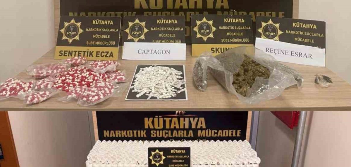 Kütahya’da iki operasyonda 106 bin sentetik ecza ve çok sayıda uyuşturucu ele geçirildi