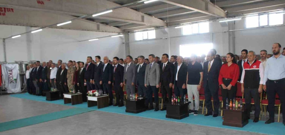 Malazgirt’te günlük 30 ton kapasiteli süt toplama merkezi açıldı