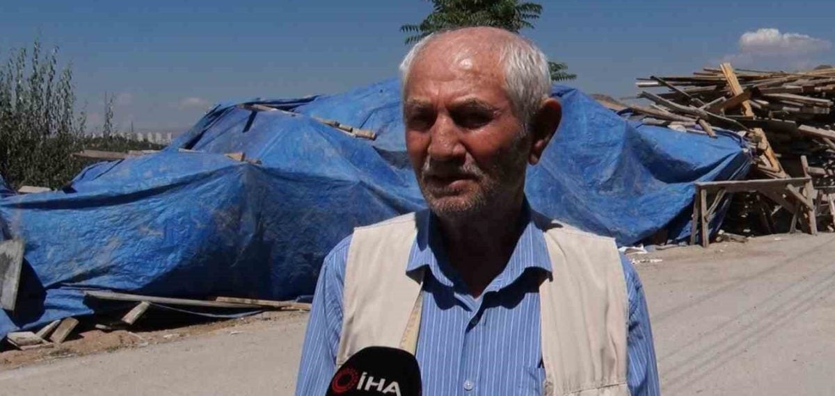 Mamak’ta yol inşaat çalışmaları nedeniyle yarıldı, mahalleli yetkililerden yardım istiyor