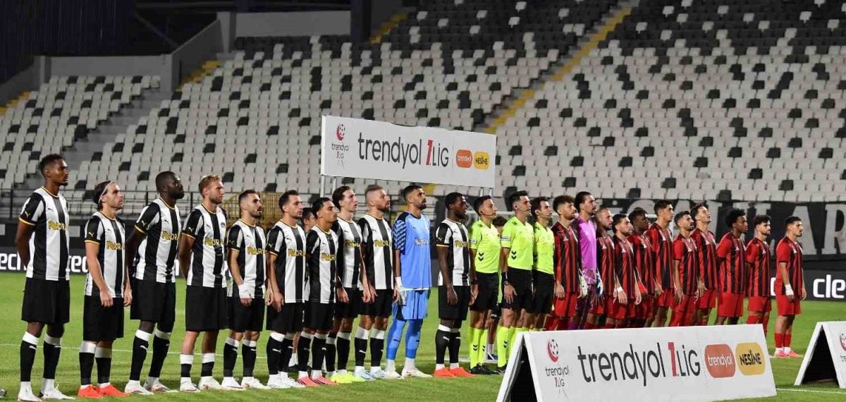 Manisa FK sahasında Vanspor FK’yı 4-1 yenerek farklı galibiyet aldı