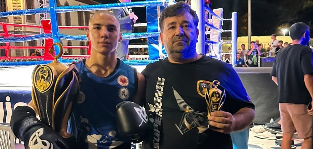 Manisalı Öksüz, Afyon’da ev sahibi milli sporcuyu yenerek 54 kg şampiyonu oldu