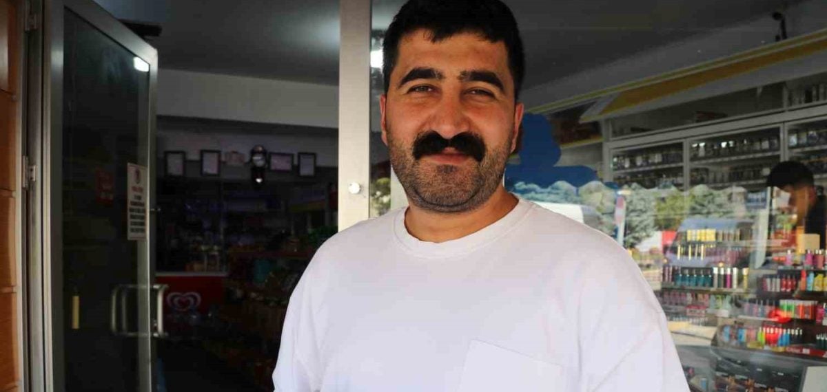 Market arabasını çalan kişi malzemeleri yere bırakarak uzaklaştı