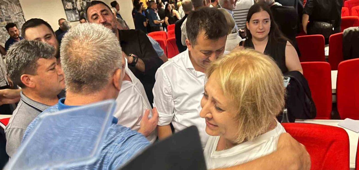Menderes’te başkan vekilliği seçimi gergin toplantı sonrası AK Parti adayının zaferi