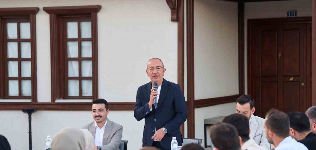 Meram Belediye Başkanı Mustafa Kavuş gençlerle buluştu, Müze Meram’da fikir alışverişi yaptı