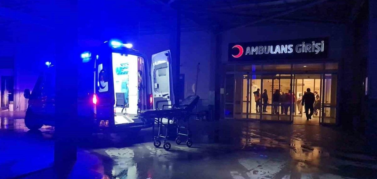 Minibüs bariyerleri aşarak tarlaya uçtu: şoför hayatını kaybetti