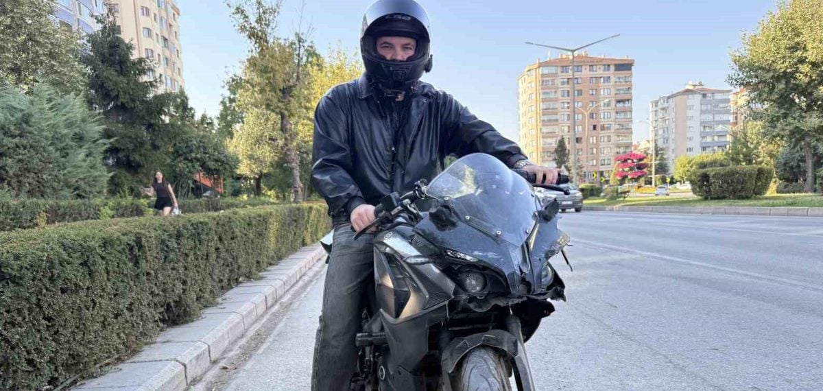 Motosikletini otoparktan alan genç sürücü 5 dakika 45 saniye sonra tekrar kaza yaptı