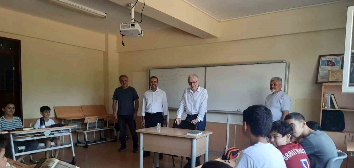 Muğla İl Müftüsü Rüstem Can Menteşe’de yaz kurslarını ziyaret etti