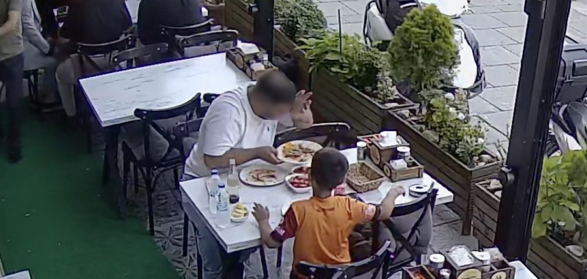 Müşteri yemeğe kendi kılını koydu, işletme güvenlik kaydıyla iddiayı çürüttü