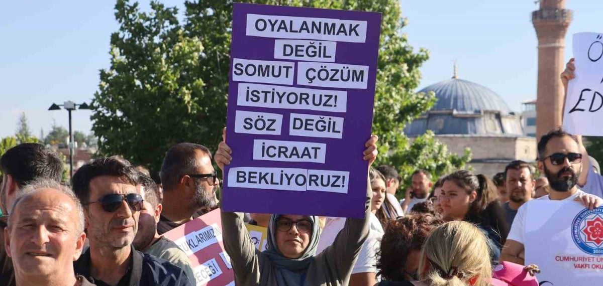 Öğretmenler ve veliler Sivas’ta tepki gösterdi, konkordatolu okulda maaş ve şeffaflık talebi