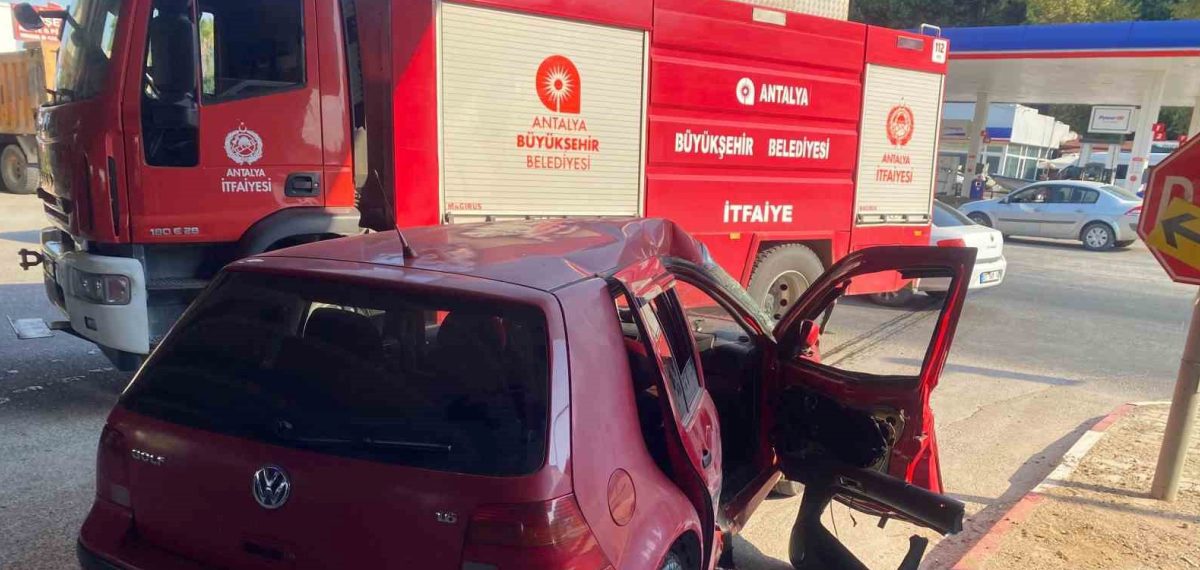 Otomobil ile tır çarpıştı; 72 yaşındaki yolcu hastanede hayatını kaybetti