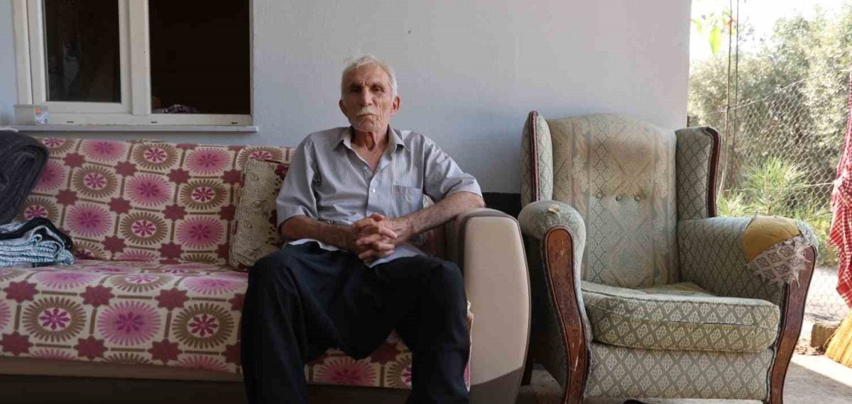 Otomobil yaşlı adama çarpıp durmadan uzaklaştı, yaralı hastaneye kaldırıldı