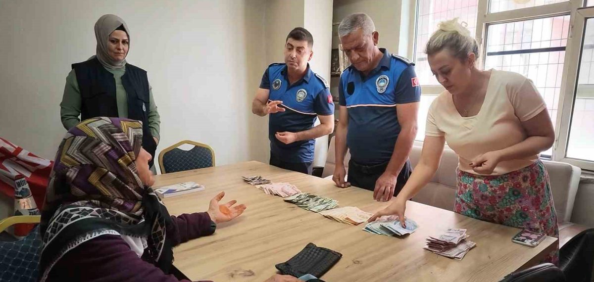 Parkta dilencilik yapan 77 yaşındaki kadının üzerinden 25 bin 190 lira çıktı