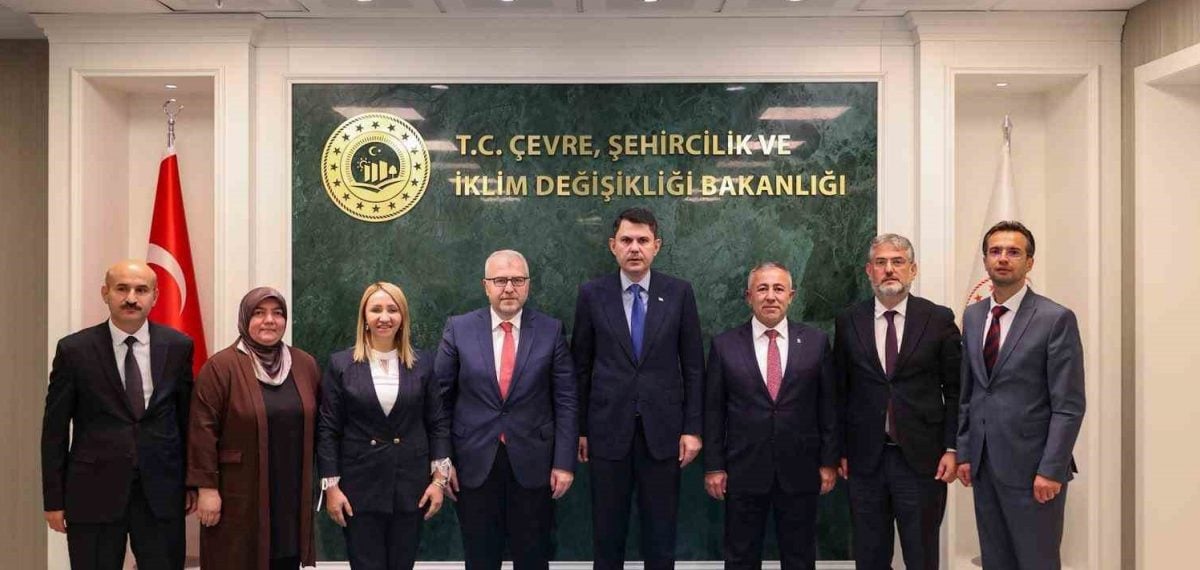 Pazaryeri heyeti Ankara’da Bakan Kurum ile ilçenin yatırım taleplerini görüştü