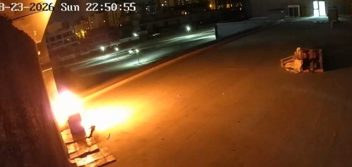 Plazada çıkan yangın kontrol altına alındı, 34 itfaiyeci müdahale etti