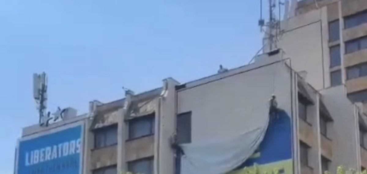 Priştine’deki ‘Free Ukraine’ bayrağı kaldırıldı, belediye tepki gösterdi