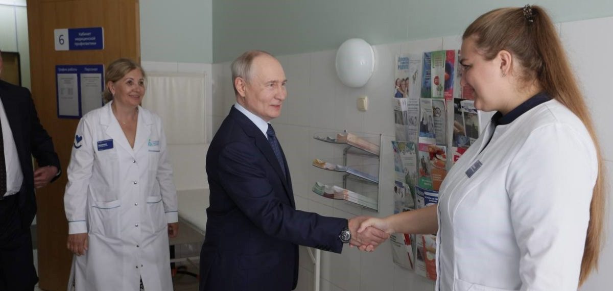 Putin İturup Adası’nı ziyaret etti, Japonya ziyareti şiddetle protesto etti