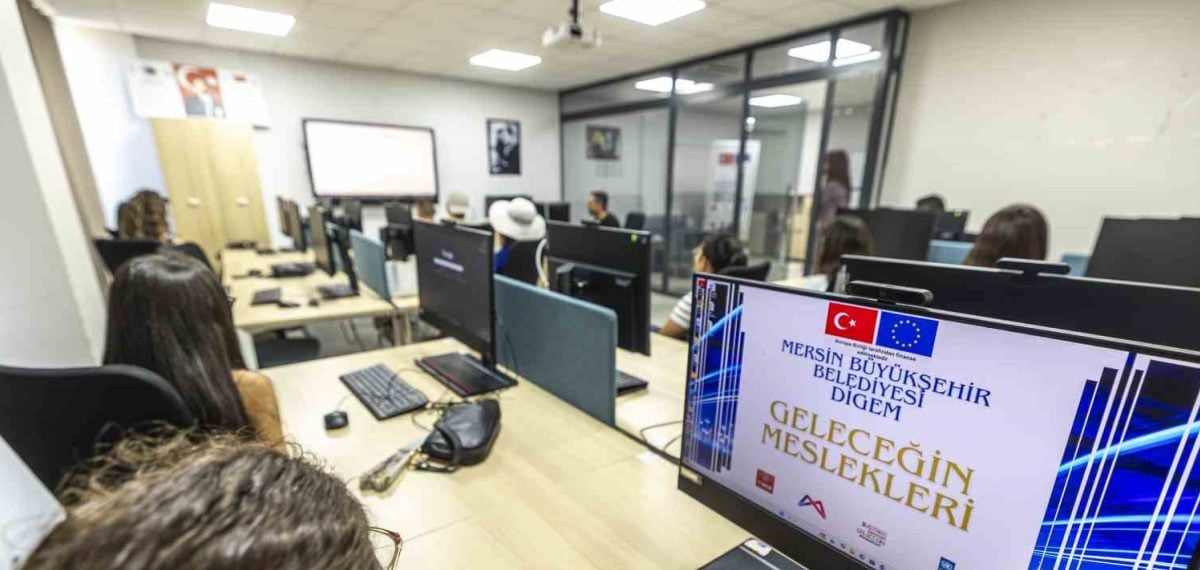 Python eğitimiyla gençlere yazılım, veri ve yapay zeka becerisi kazandırılıyor