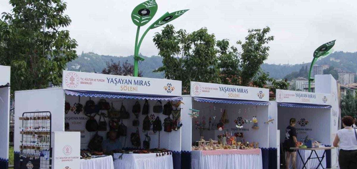 Rize’de Yaşayan Miras Şöleni başladı 50 usta 17 ilden eserlerini sergiliyor