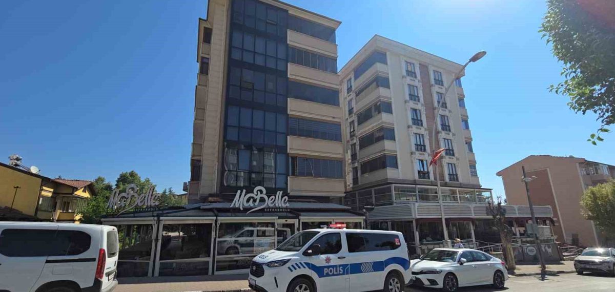 Safranbolu’da 4. kattan düşen genç kız tenteye çarpıp ağır yaralandı