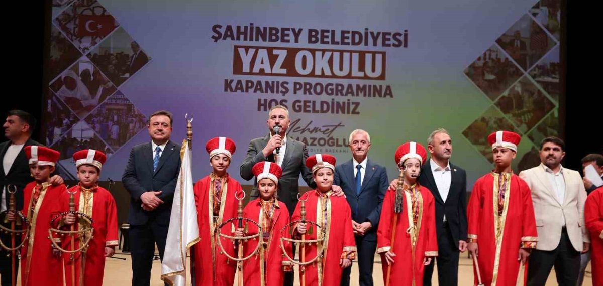 Şahinbey’de yaz okulu mezuniyeti: Binlerce kursiyer eğitimlerini tamamladı