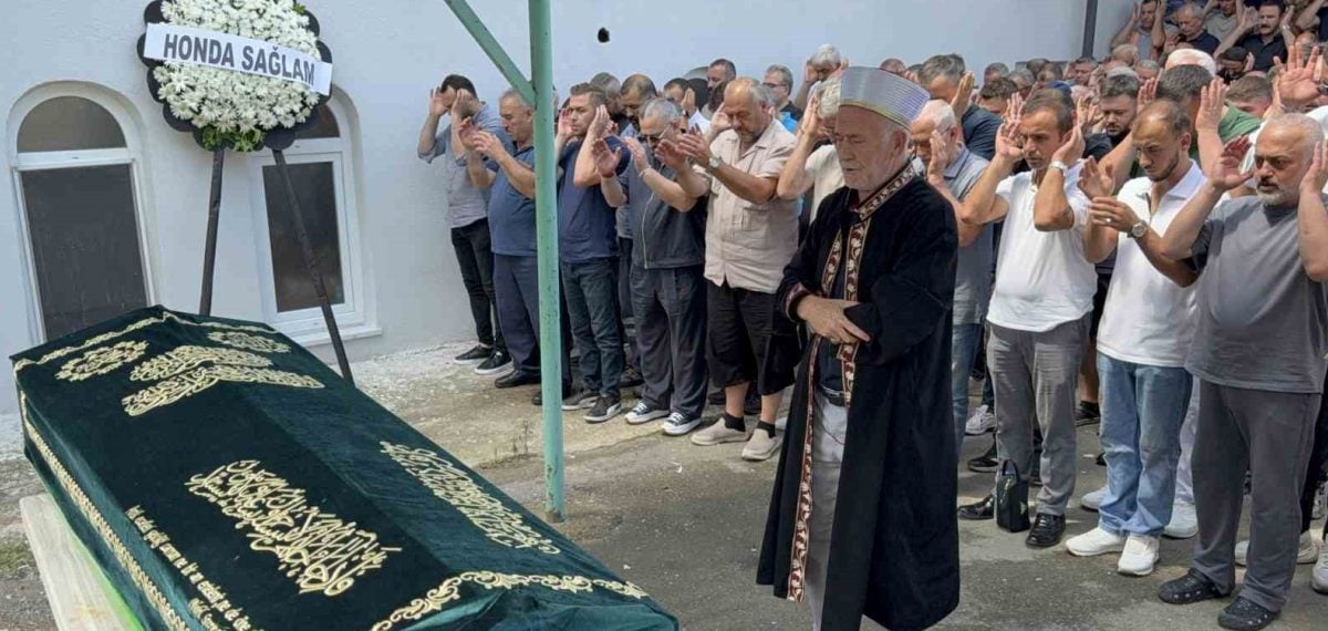 Samsun’da denizde boğulan 17 yaşındaki Emir Ulaş Usta son yolculuğuna uğurlandı