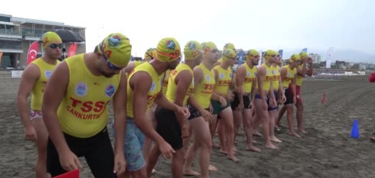 Samsun’da Türkiye’nin ilk cankurtarma sportif deniz şampiyonası başladı
