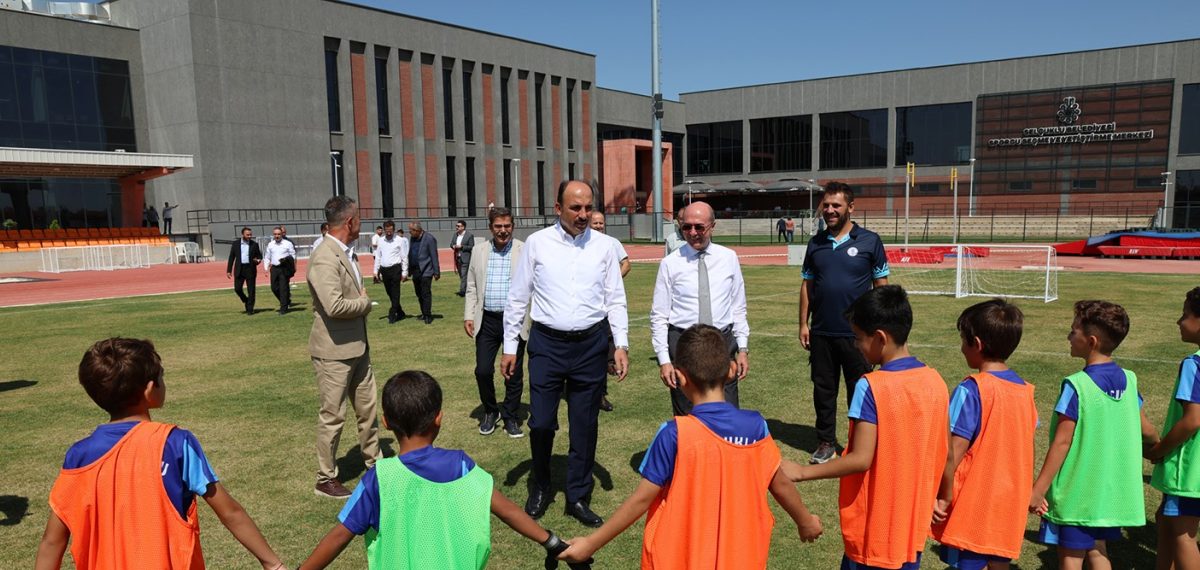 Selçuklu’nun Sporcu Yetiştirme Merkezi Başkanı Altay’ı Ağırladı