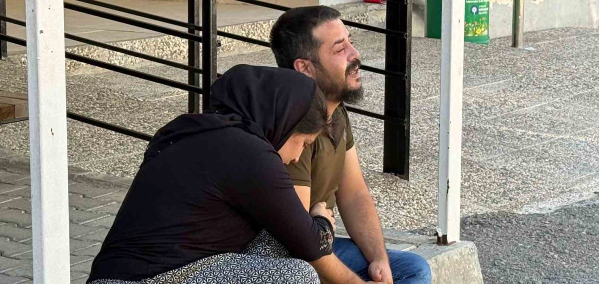 Servis minibüsünün geri manevrasında yaşamını yitiren 1,5 yaşındaki çocuk toprağa verildi