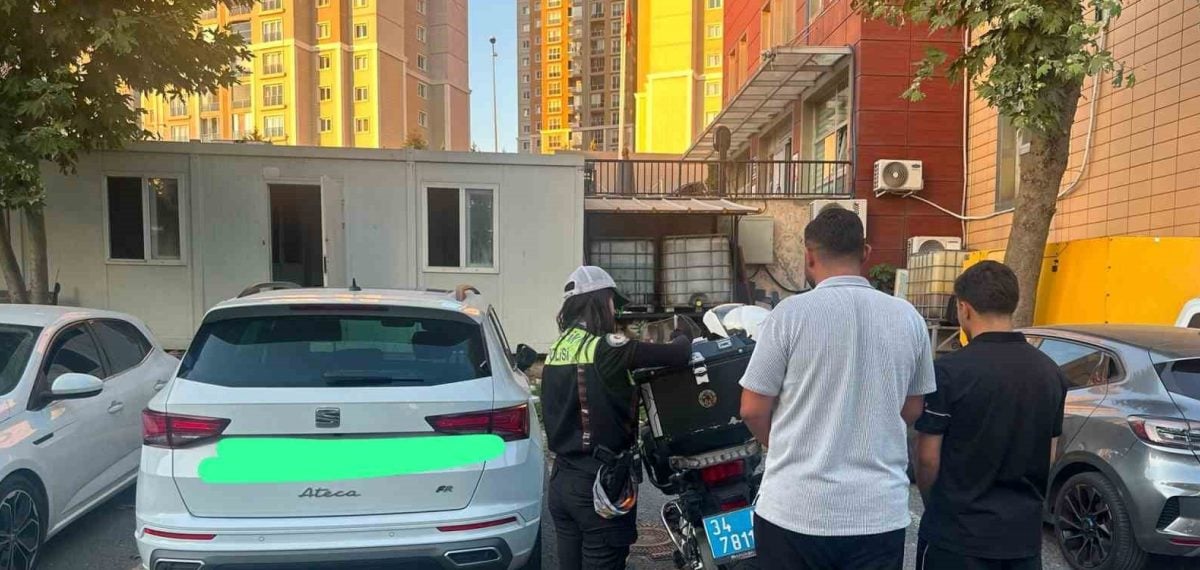 Seyir halindeki otomobilden dışarı sarkan yolcuya 2 bin 500 lira ceza uygulandı