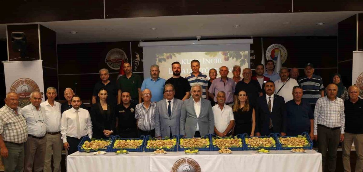 Söke’de 2026 kuru incirin ilk kilosu sembolik 600 TL’den alındı