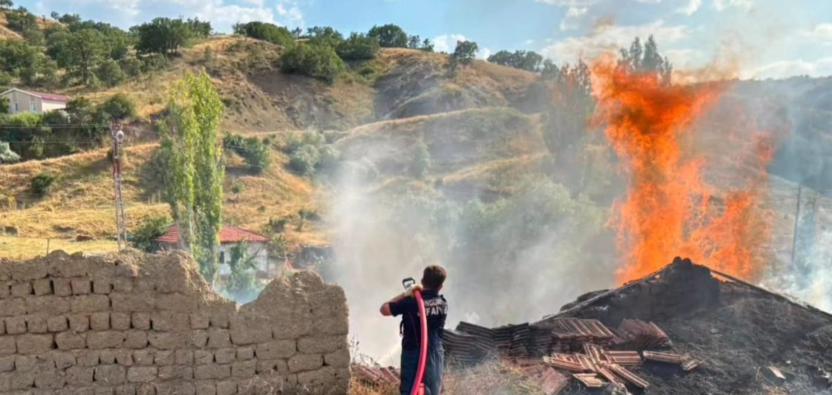 Sungurlu İtfaiyesi Temmuz’da 166 Olayın 130’unu Anız Yangınlarına Müdahale Etti