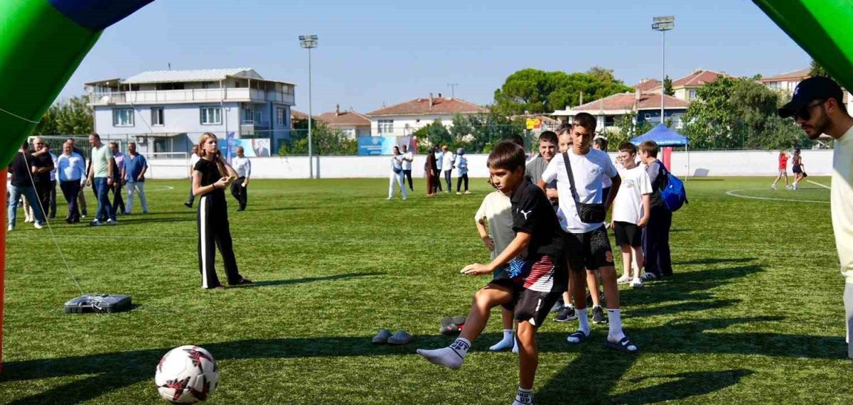 Susurluk’ta Gençlik ve Spor Festivali düzenlendi, etkinlikler yoğun ilgi gördü