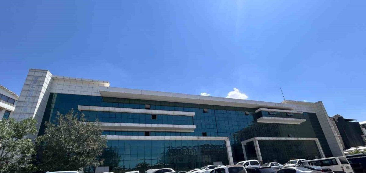 Tamamlanan otopark AVM’ye çevrilince hizmete açılamadı, yıllardır atıl kaldı