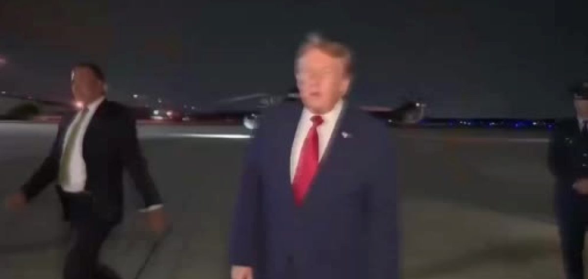 Trump: Hürmüz Boğazı’nda kontrol bizde, Ankara ziyaretinde uçak değiştirildi