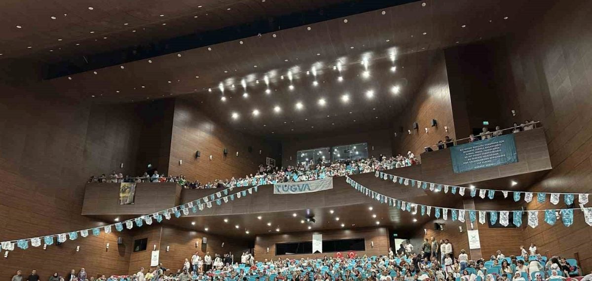 TÜGVA Uşak yaz okulları kapanış programı yoğun katılımla gerçekleştirildi