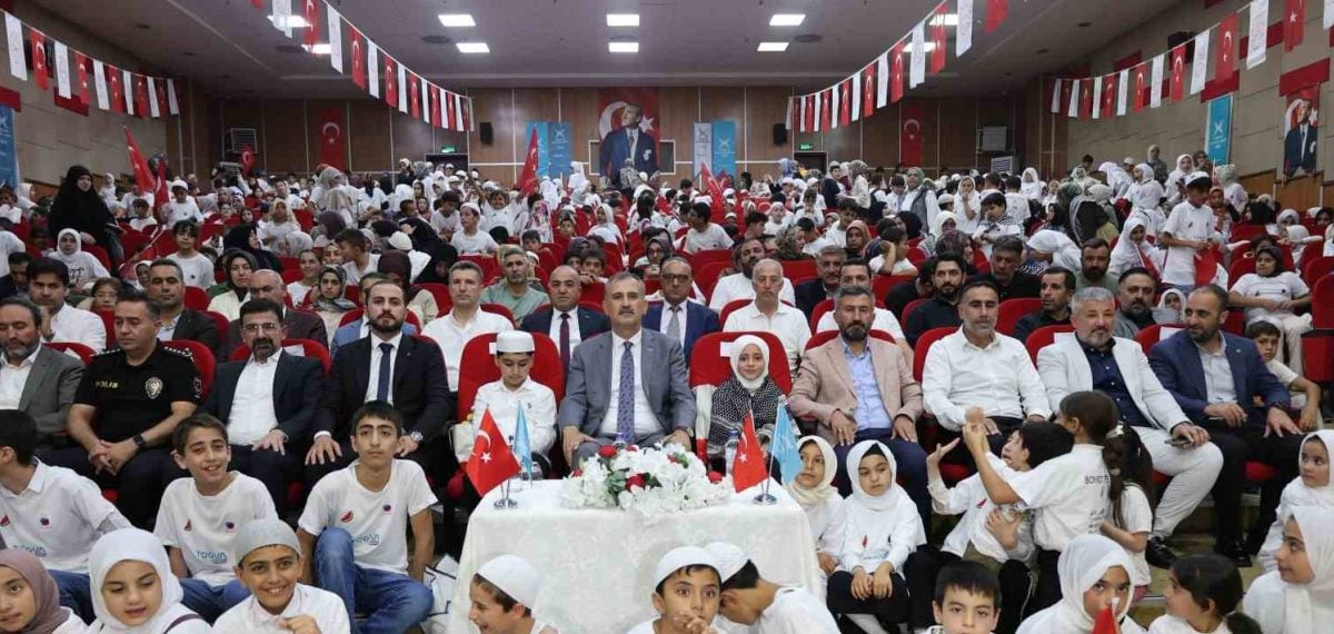 TÜGVA’nın Ağrı Yaz Okulu kapanışında öğrenciler gösterilerini sergiledi