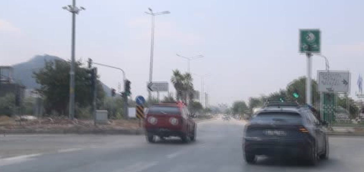 Tünelde düşen kaya bir işçinin yaşamını yitirmesine yol açtı, bir işçi hastaneye sevk edildi