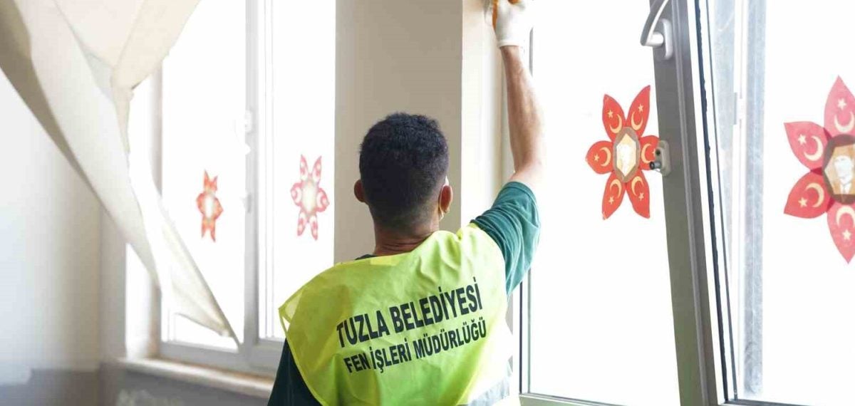 Tuzla’da okullarda kapsamlı bakım ve boya çalışması tamamlanıyor