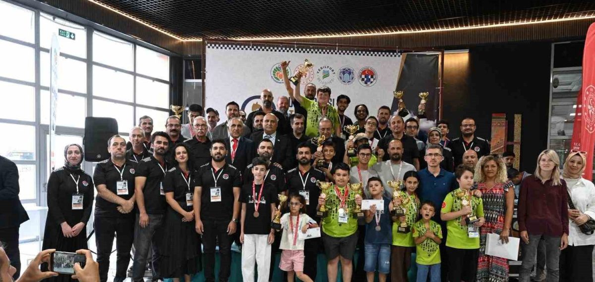 Uluslararası Altın Kayısı Satranç Turnuvası ödül töreni Malatya’da tamamlandı