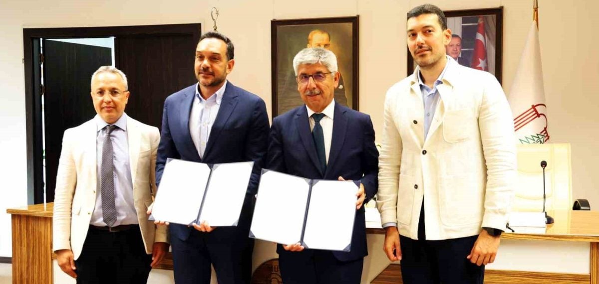Üniversite kampüsüne 300 milyon liralık İlahiyat Fakültesi bağışı tamamlandı