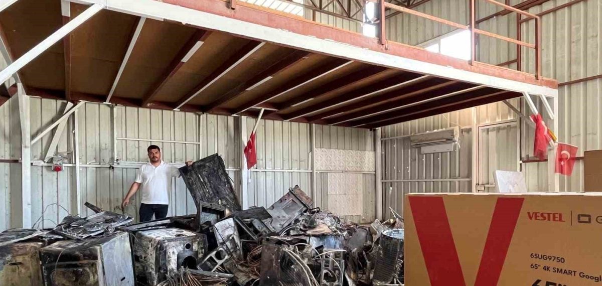 Vestel yetkili servisinde beyaz eşyalar yandı, 60 ürün ve 2,5 milyon TL zarar