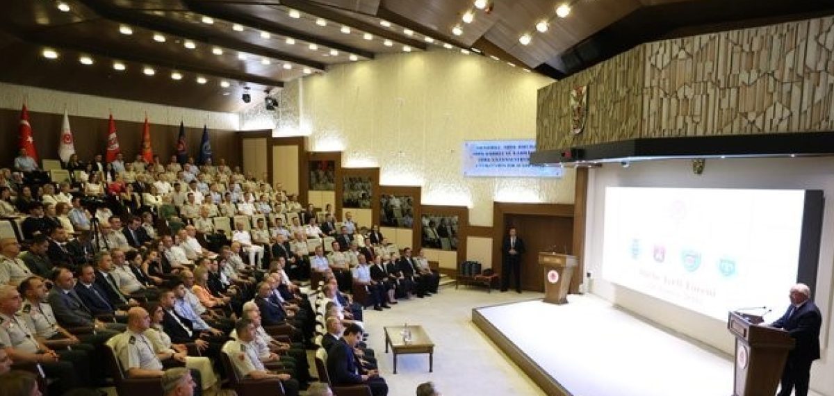 YAŞAR GÜLER: Terörsüz Türkiye hedefiyle rütbe terfi töreninde güvenlik kazanımları vurgulandı