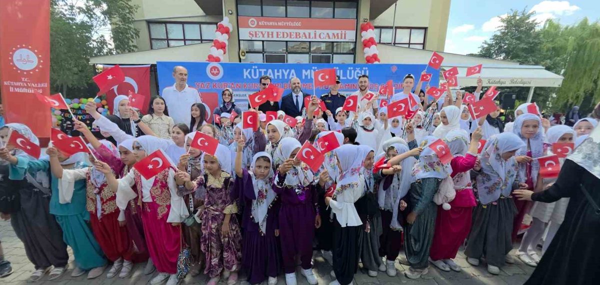 Yaz Kur’an kursları sona erdi: Vali ve Müftü öğrencilerin dini eğitimini vurguladı