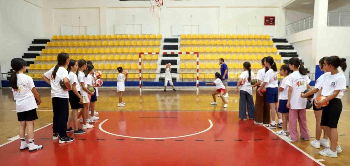 Yaz Spor Okulları 8 bin 377 çocuğa 15 branşta ücretsiz eğitim veriyor
