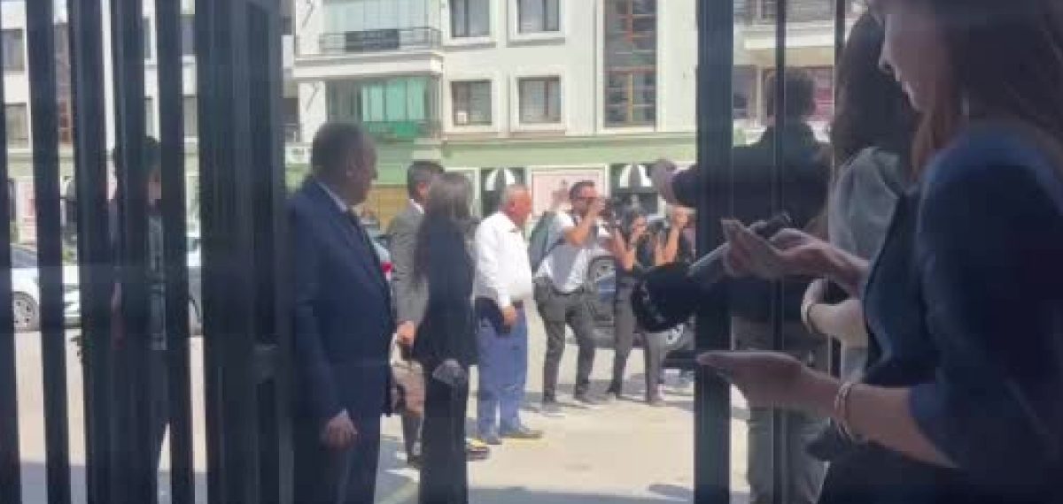 YENİ Parti lideri Özgür Özel, genel merkezde ilk PM toplantısına başladı
