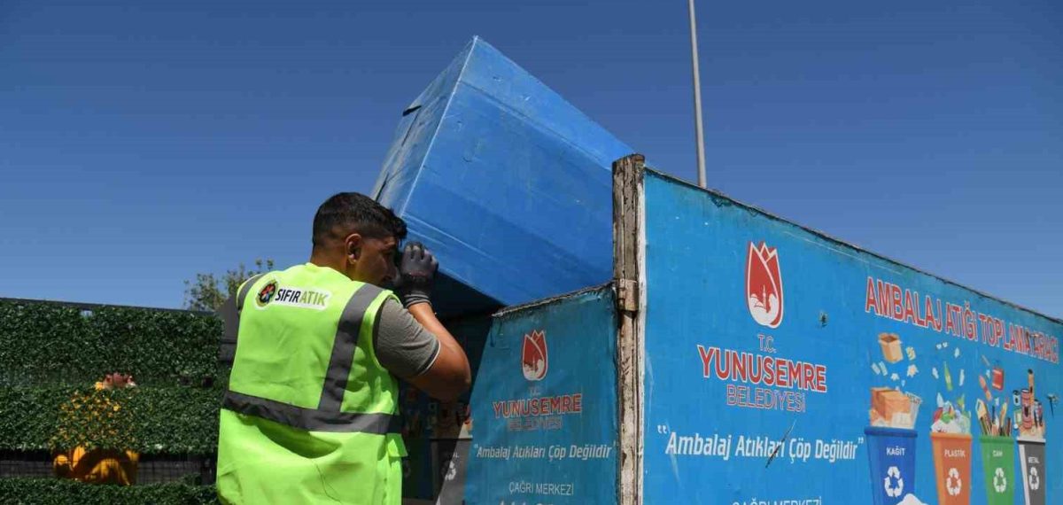 Yunusemre’de 7 gözlü mobil atık merkezleriyle yılda yaklaşık 150 ton ambalaj atığı ekonomiye kazandırılıyor