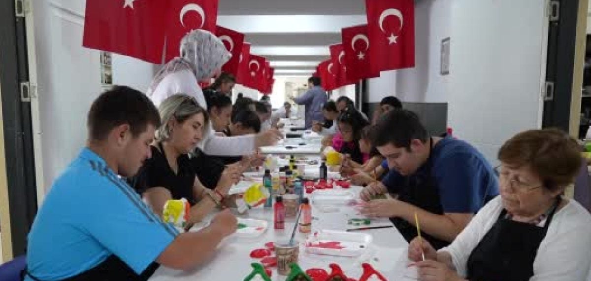 Zafer Özel Eğitim’de yaz okulu öğrencileri üretip eğlendi